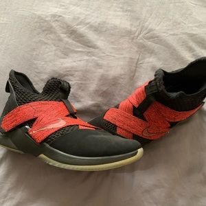 lebron zoom soldier 12 black red gum size 13